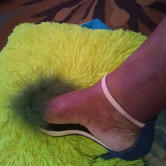 Shoes - Picture 7 of 8